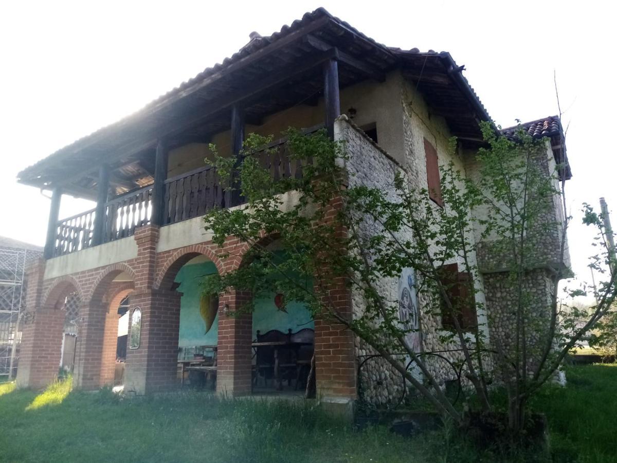 فيلا Casa Delle Foglie Sussurranti آستي المظهر الخارجي الصورة